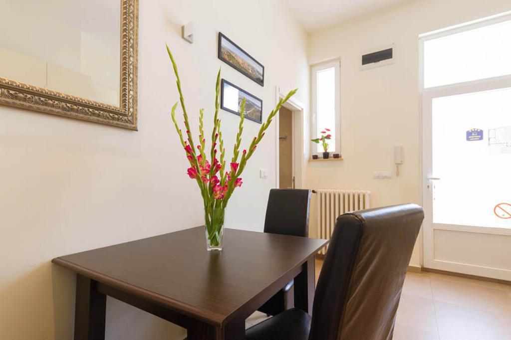 City Break Apartments Chic And Luxury Βελιγράδι Εξωτερικό φωτογραφία
